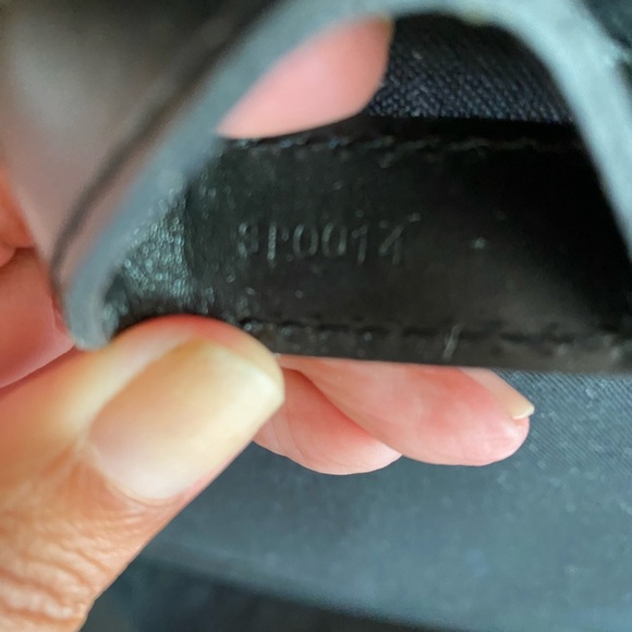 Authentic Louis Vuitton pegase 55 taiga suitcase carry on - Picture 7 of 9